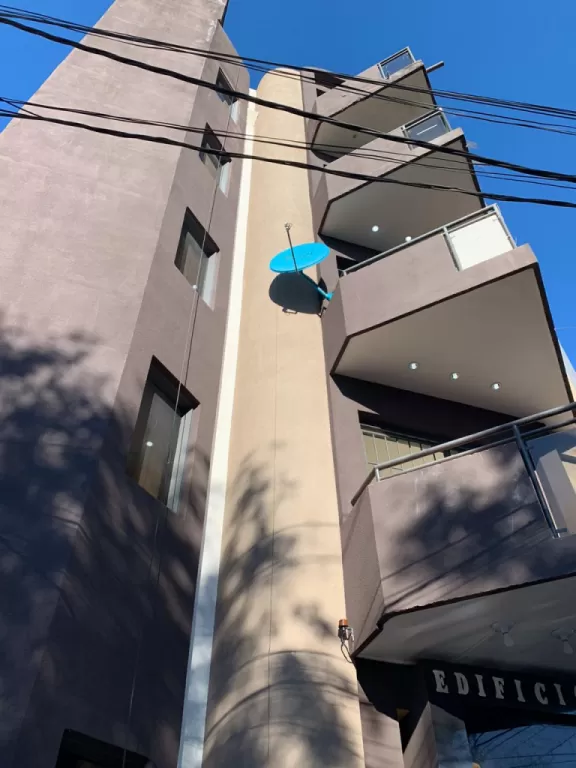 ALQUILO DPTO. CENTRICO CON 2 COCHERAS!!! — foto 3