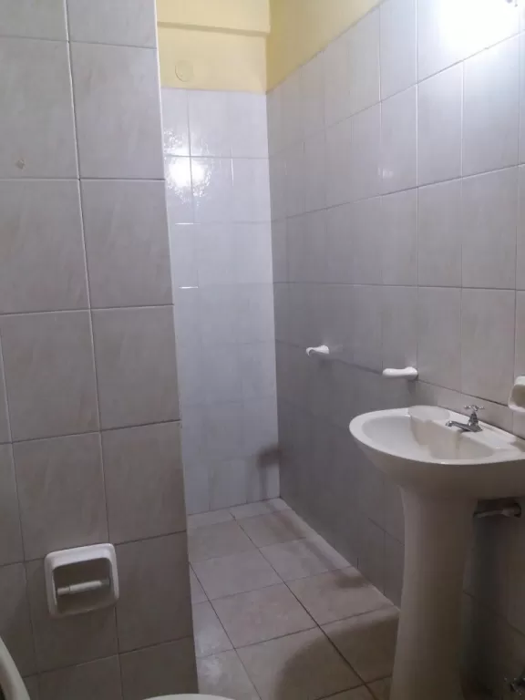 Alquilo Departamento en el Centro de Luque — foto 3