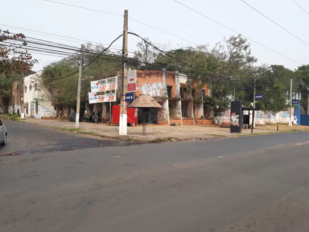 Vendo Inmueble sobre Cacique Lambare!! — foto 3