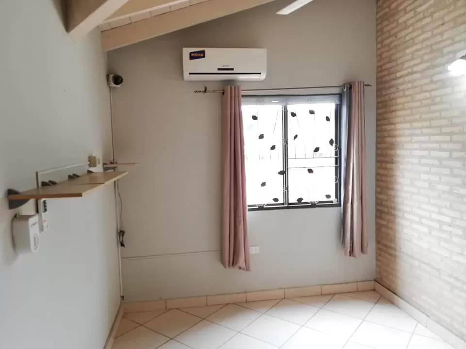Alquilo duplex en loma pyta zona umax, shopping el portal — foto 3
