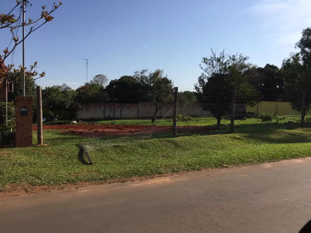 PROPIETARIO Vende 3 Hermoso Terrenos en Capiata!! en Esquina cerca dela RUTA 2!! — foto 3