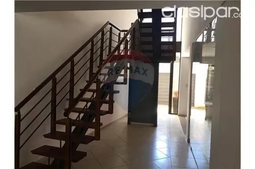 VENDO HERMOSA RESIDENCIA EN FERNANDO DE LA MORA ZONA NORTE — foto 2