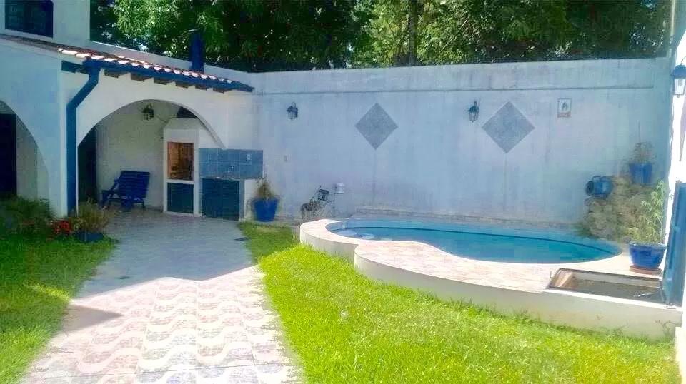 CASA EN CONDOMINIO zona GARDEN CLUB!!!! CON PISCINA — foto 2