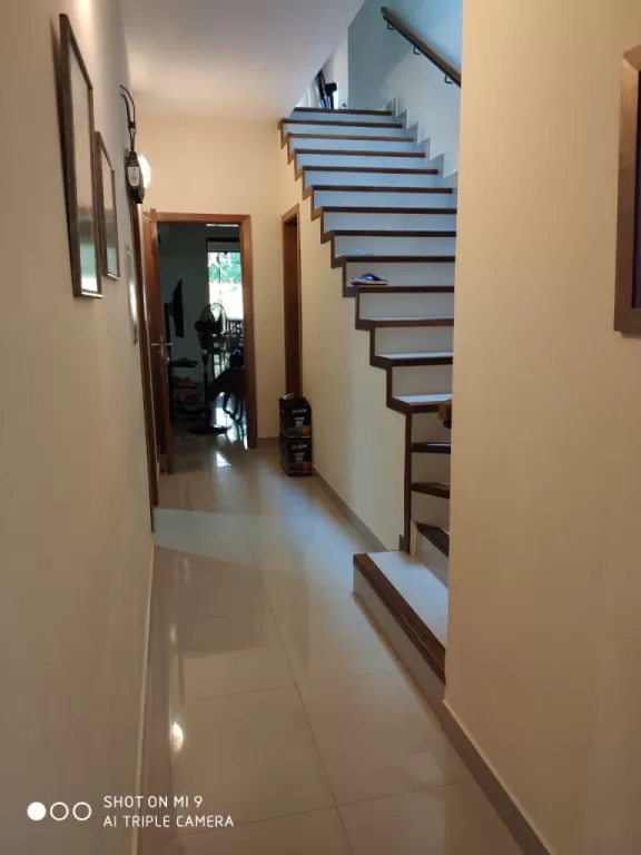 HERMOSA RESIDENCIA EN BARRIO MBURUCUYA — foto 3