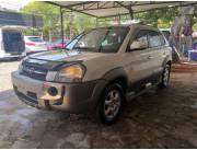 VENDO HYUNDAI TUCSON AÑO 2005 - REC. IMPORTADO - COLOR BLANCO