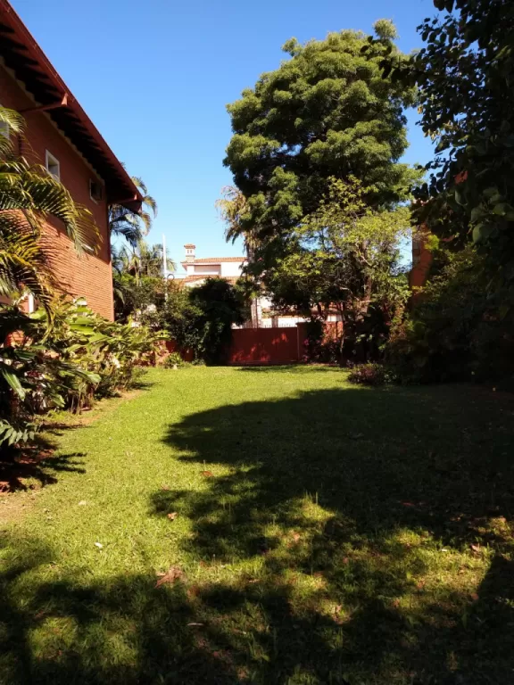Importante residencia refaccionar con terreno de 1080 m2, zona residencial de Mburucuya — foto 3