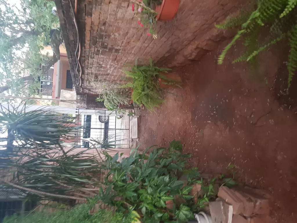 Vendo terreno con habitaciones a refaccionar con un baño — foto 3
