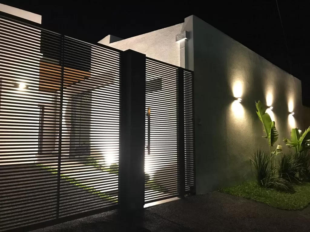 MBURUCUYÁ – SALVADOR DEL MUNDO: ELEGANTE RESIDENCIA EN PLANTA BAJA, 540 M2, GRAN JARDÍN. — foto 3