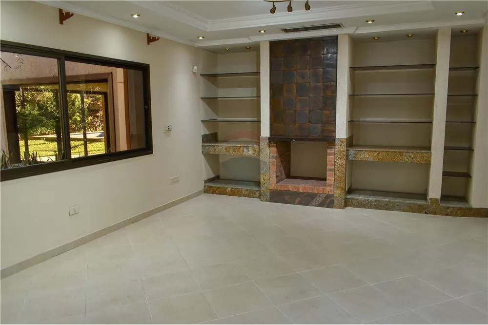 VENDO RESIDENCIA BARRIO LOS LAURELES - ASUNCION — foto 2