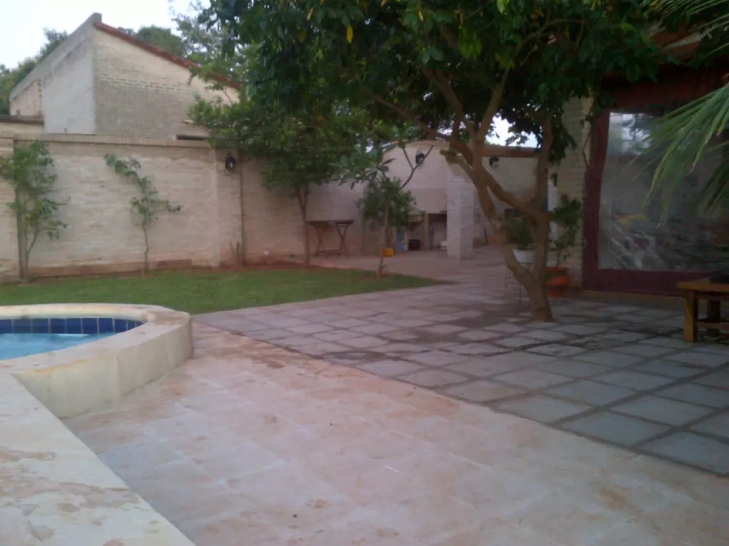 HERMOSA CASA QUINTA EN SAN LORENZO — foto 2