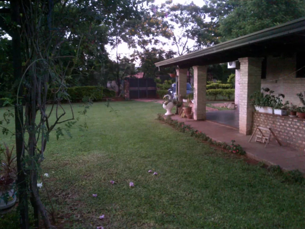 HERMOSA CASA QUINTA EN SAN LORENZO — foto 3