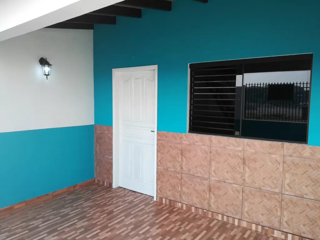 Oferto linda Casa en Mariano Roque Alonso!!!!!Buena ubicación, lugar alto. — foto 2