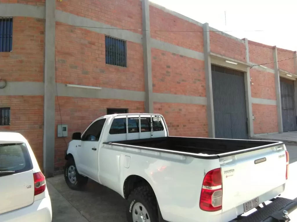 Se alquila depósito zona aeropuerto — foto 2