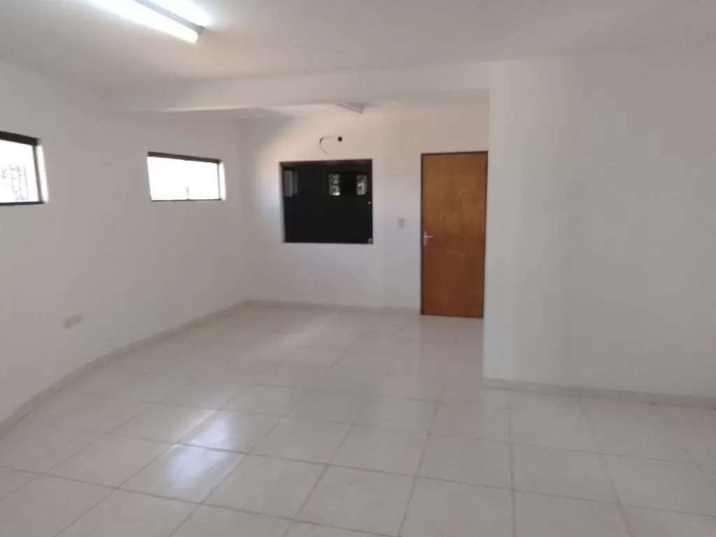 Se alquila depósito zona aeropuerto — foto 3
