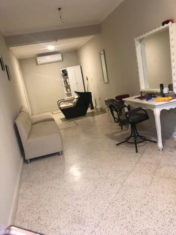Salón comercial dentro de una estética excelente ubicación y con clientela formada — foto 2