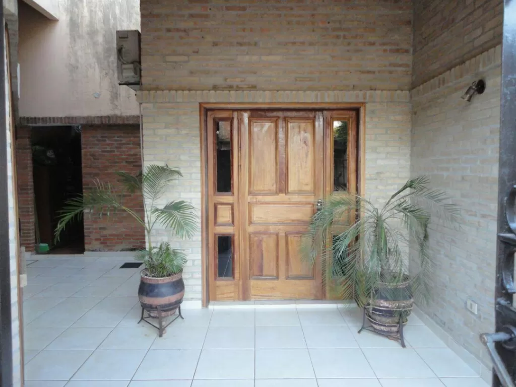 CASA DE 5 DORMITORIOS EN BARRIO CARMELITAS — foto 3