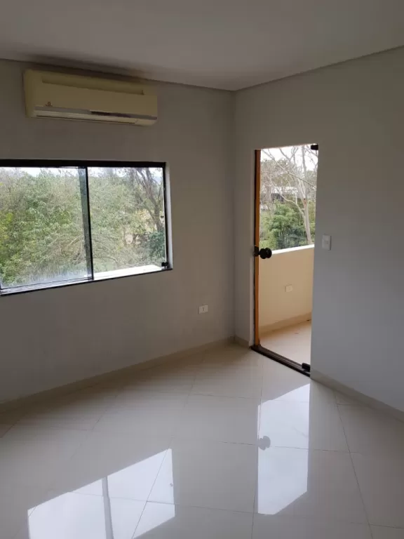 Alquilo en country Departamento — foto 3