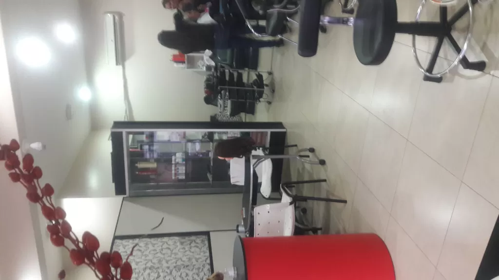 vendo peluqueria funcioanando y o muebles — foto 2