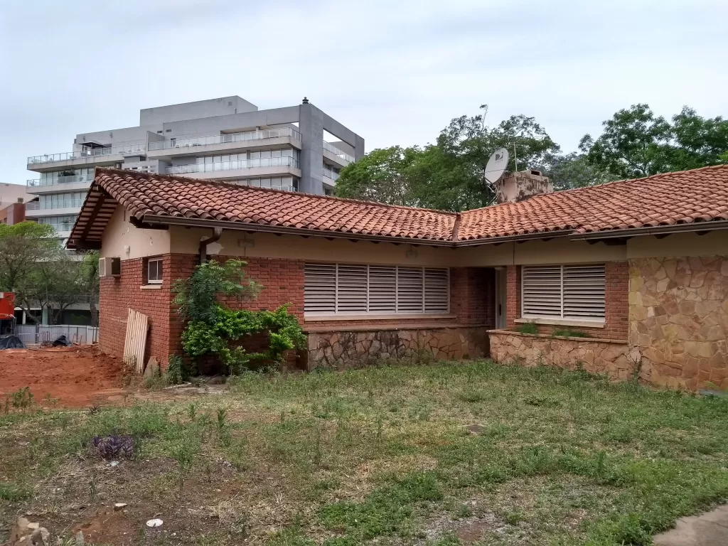 Terreno con Casa, vendo. calle Israel e Río de Janeiro y De las Residentas, Asunción — foto 2