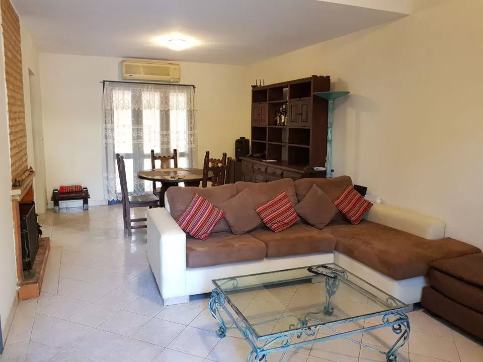 BARRIO MBURUCUYA, OFERTO COQUETO DUPLEX DE 3 DORMITORIOS — foto 3