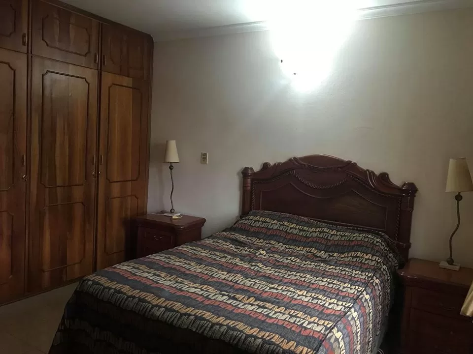 BARRIO NAZARETH, VENDO CASA EQUIPADA POR VIAJE URGENTE (FINANCIO) — foto 2