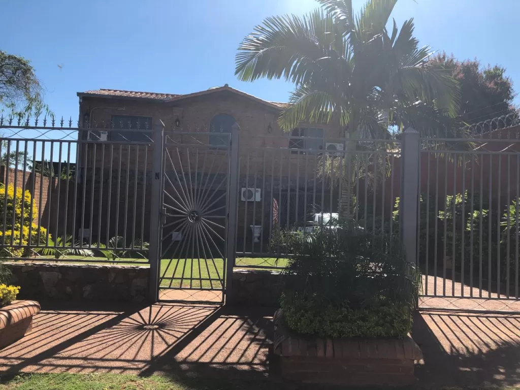 VENDO CASA CON PISCINA EN VILLA ELISA 800 MILLONES AL CONTADO - PRECIO CONVERSABLE — foto 3