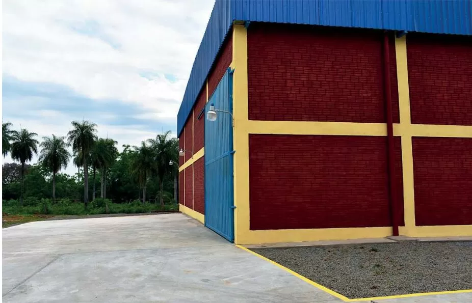 LUQUE, LIMPIO (S ASFALTO): MAGNIFICO DEPOSITO A ESTRENAR, 2.845 M2 + OFICINAS + PARKING. — foto 3