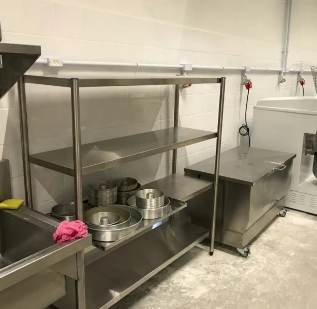 TODO TIPO DE TRABAJO ____ EN ACERO INOX ____ BARANDAS MUEBLES GASTRONÓMICOS _____ FIJATE — foto 3