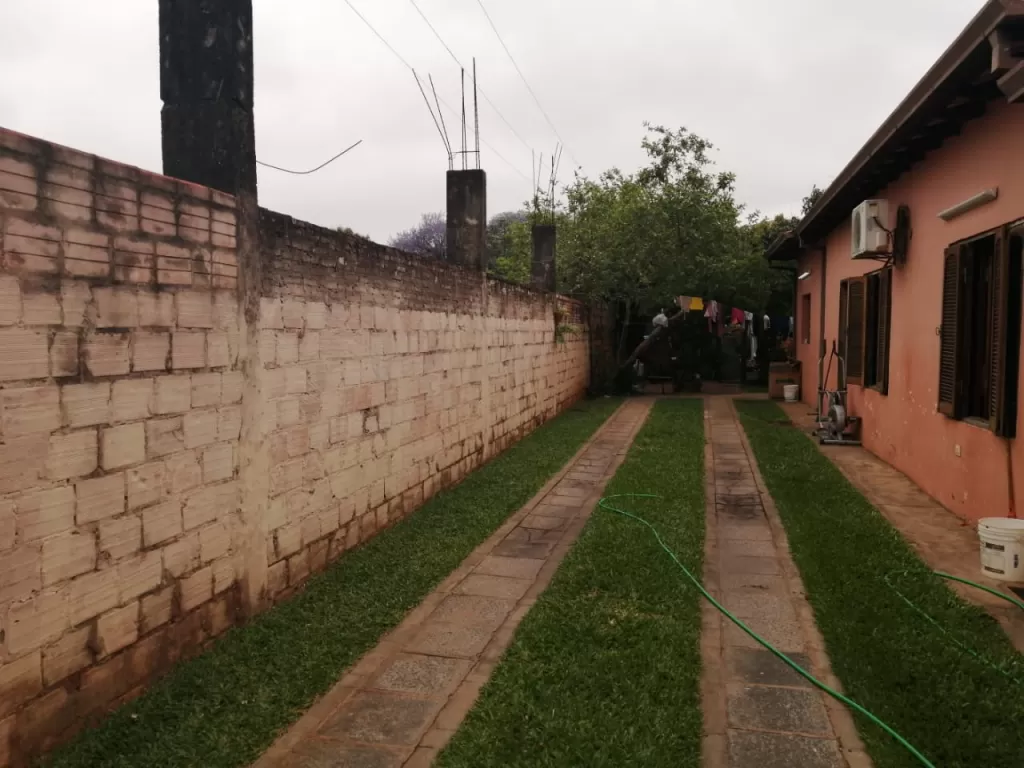 VENDO HERMOSA CASA EN BO HERRERA - A CUADRAS DE MADAME LYNCH — foto 2