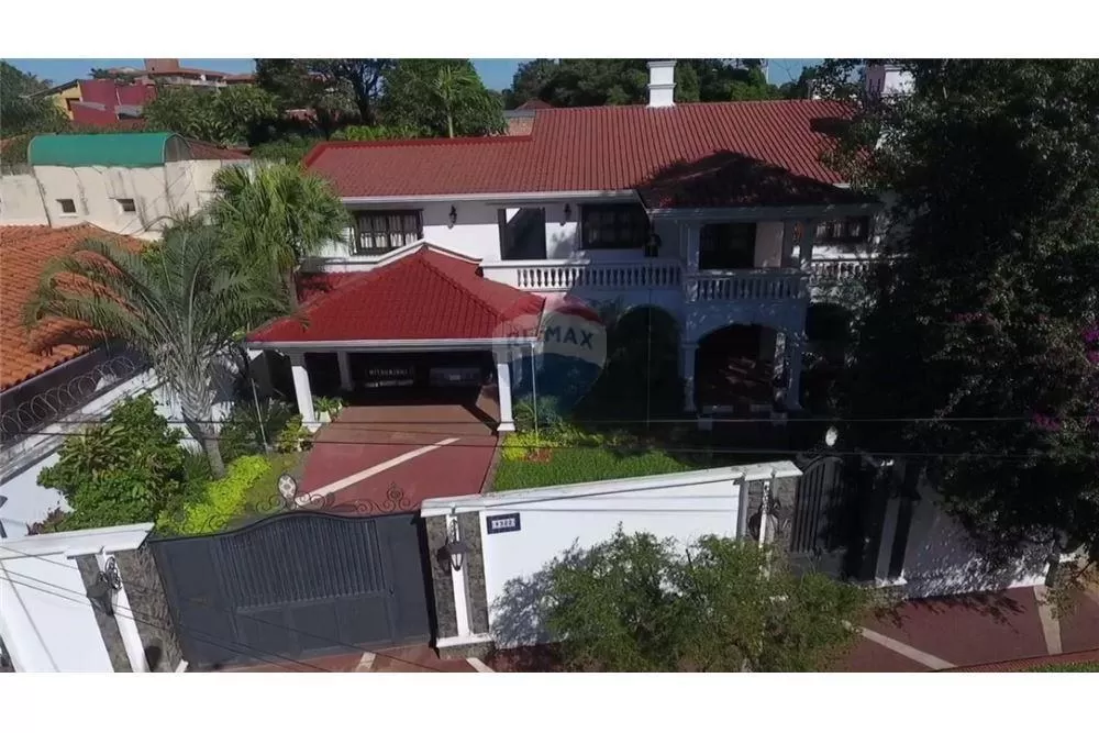 Vendo Lujosa y Amplia Residencia en Recoleta 850,000 USD — foto 2