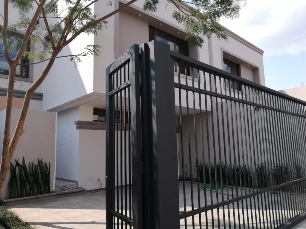 BO JARA (PROX. LEÓN CONDOU): 2 RESIDENCIAS PREMIUM A ESTRENAR, 3 DORMITORIOS, JARDÍN. — foto 2