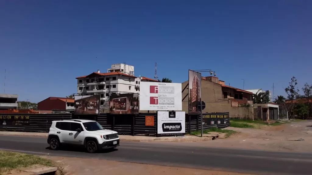 Vendo casa con tinglado y deposito a metros del CIT y de las casi listas Torres Trinidad — foto 2