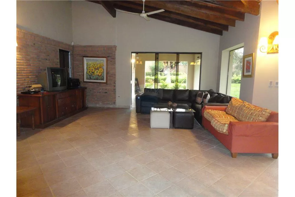 Casa en San Bernardino - A 5 cuadras del Náutico 280,000 USD — foto 2