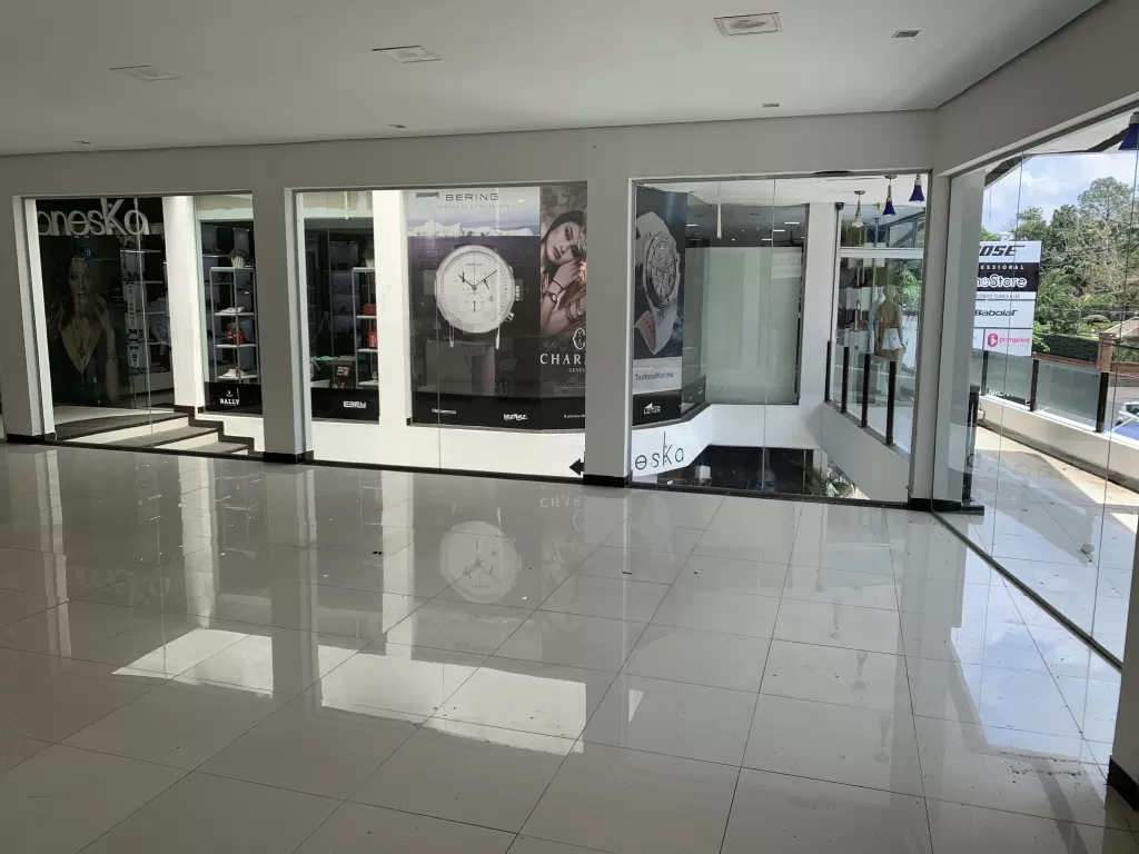 OFICINA O COMERCIO SOBRE AV.ESPAÑA (CARMELITAS) ALQUILO — foto 2