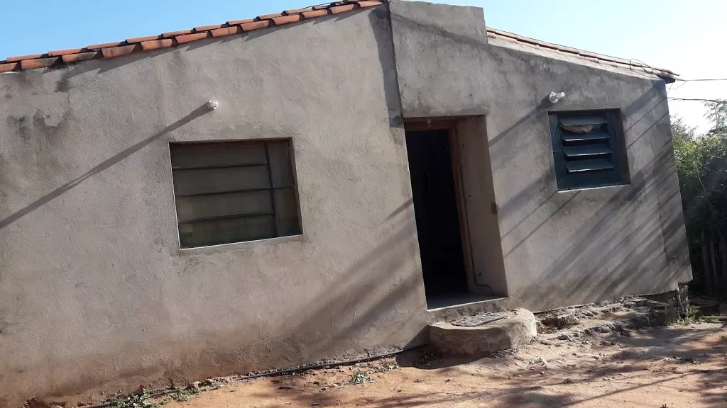 CASA DE 2 DORMITORIOS EN BARRIO SAN ISIDRO - LAMBARE — foto 2