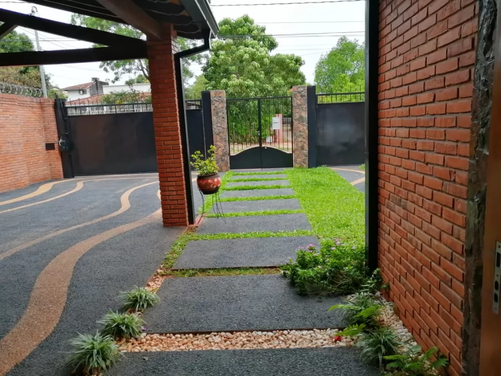 VENDO CASA EN LAMBARE - PROPIEDAD CON 600 M2 CONSTRUIDO — foto 3