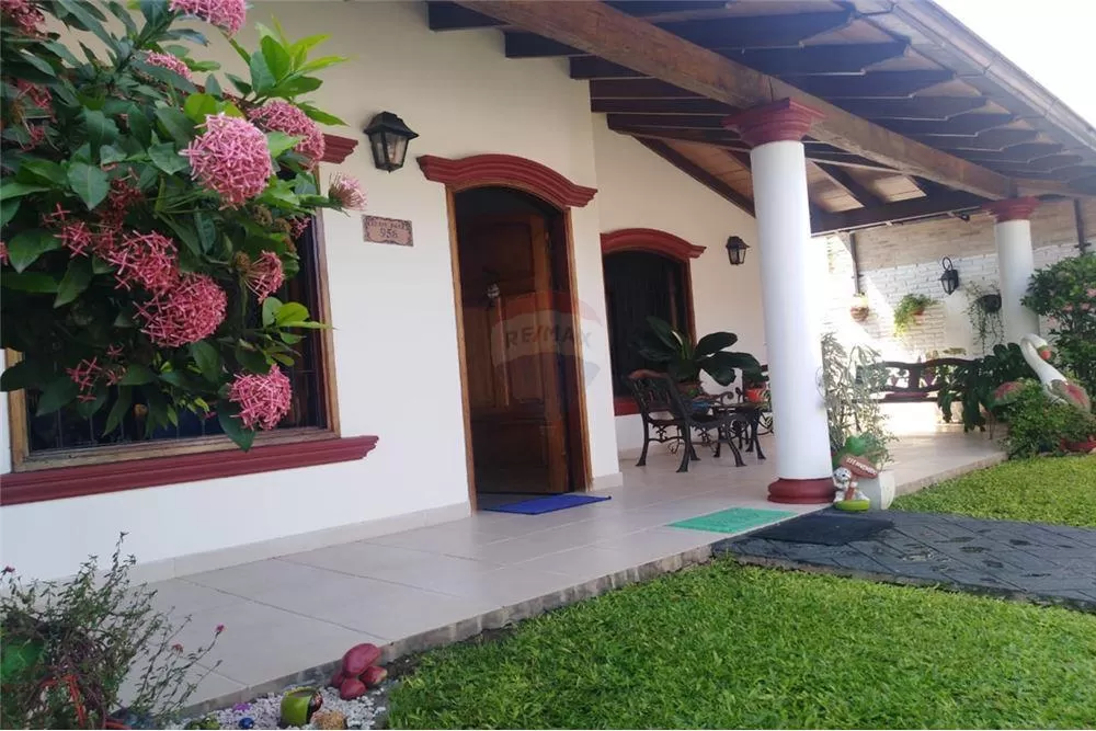 VENDO CASA SANTÍSIMA TRINIDAD. 410,353 USD — foto 2