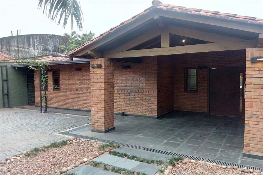 Hermosa Residencia con Piscina sobre Sacramento — foto 2