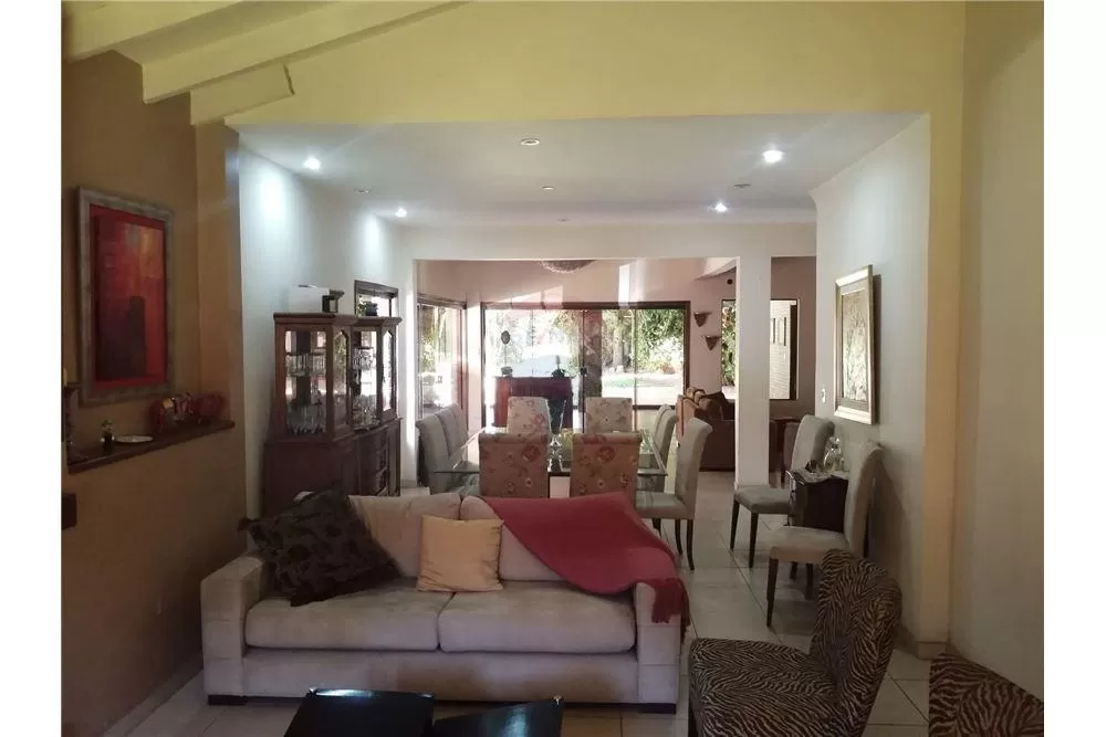VENDO HERMOSA RESIDENCIA EN EL BO.SAN VICENTE 530,000 USD — foto 3