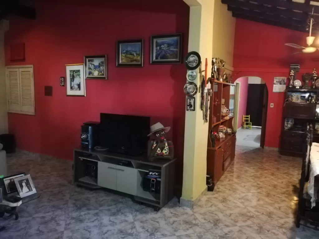 HERMOSA CASA Y TERRENO CON TINGLADO JUNTO-BARRIO SAN VICENTE ASU — foto 3