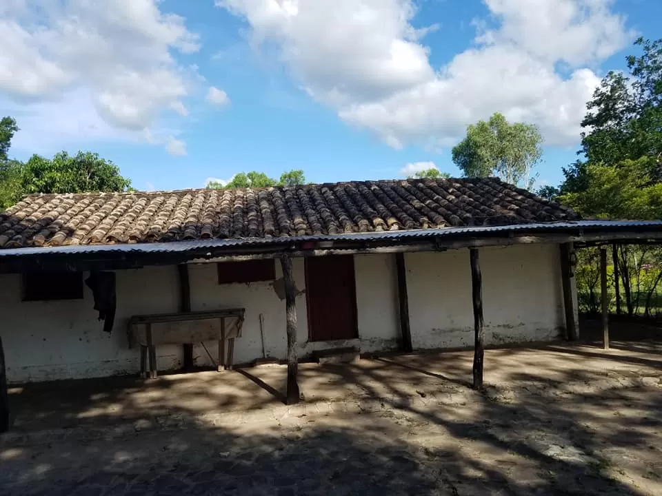 Emboscada, vendo 8,3 has sobre calle empedrada, 1.500 m de la ruta. — foto 3