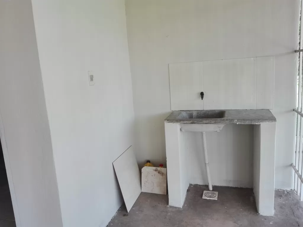 Casa de 2 dormitorios y 2 baños en barrio Tarumandy Luque — foto 2