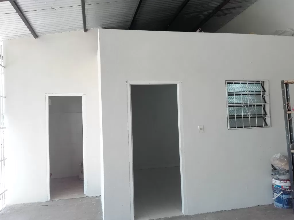 Casa de 2 dormitorios y 2 baños en barrio Tarumandy Luque — foto 3