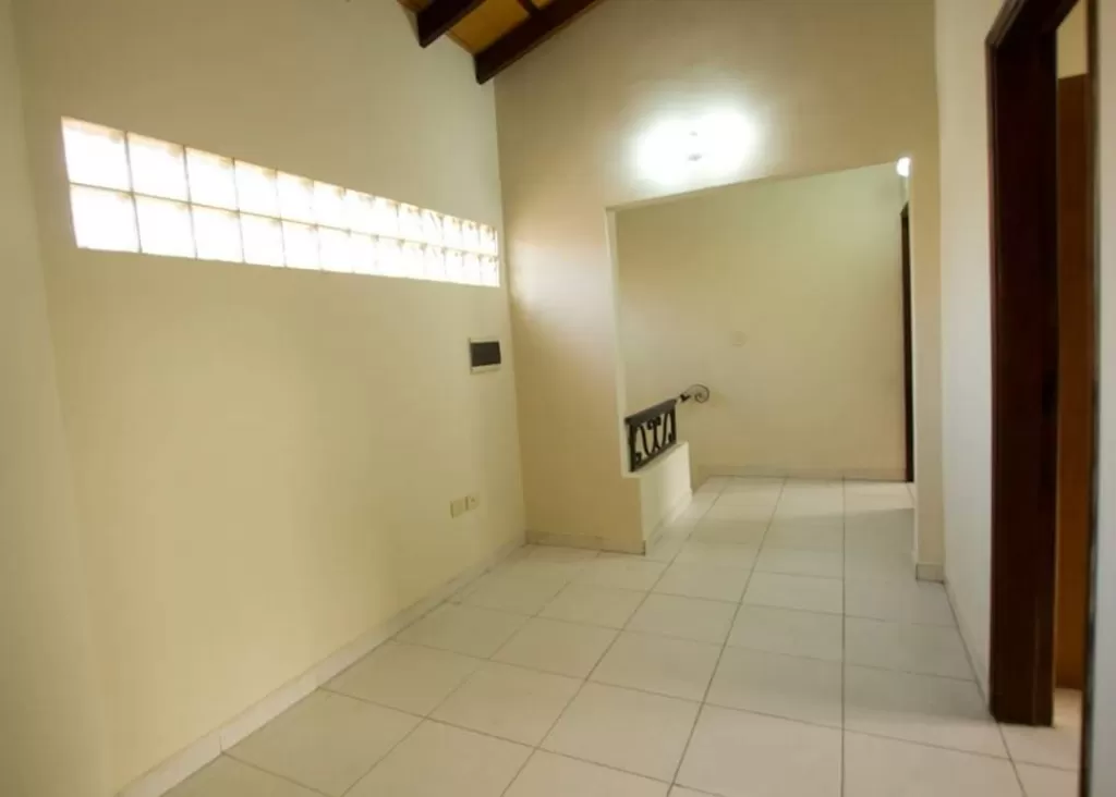 VENDO HERMOSO DUPLEX EN EL BARRIO SEMINARIO — foto 3