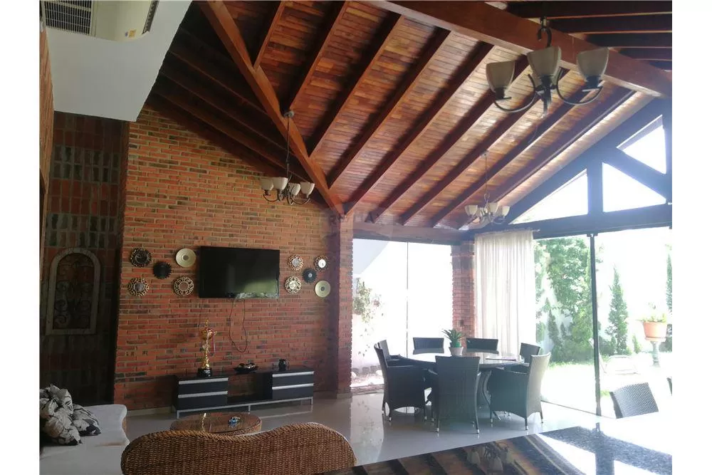 Importante Residencia a la venta en Zona Estrategica — foto 3
