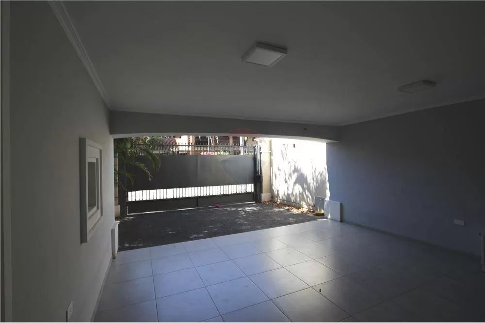 Vendo Casa en Carmelitas pasos de San Martin y Molas Lopez — foto 3