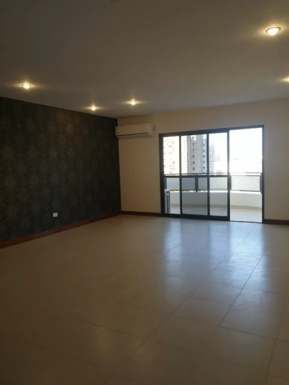 Departamento de 3 dormitorios en suite, 2 cocheras, en Las Mercedes — foto 2