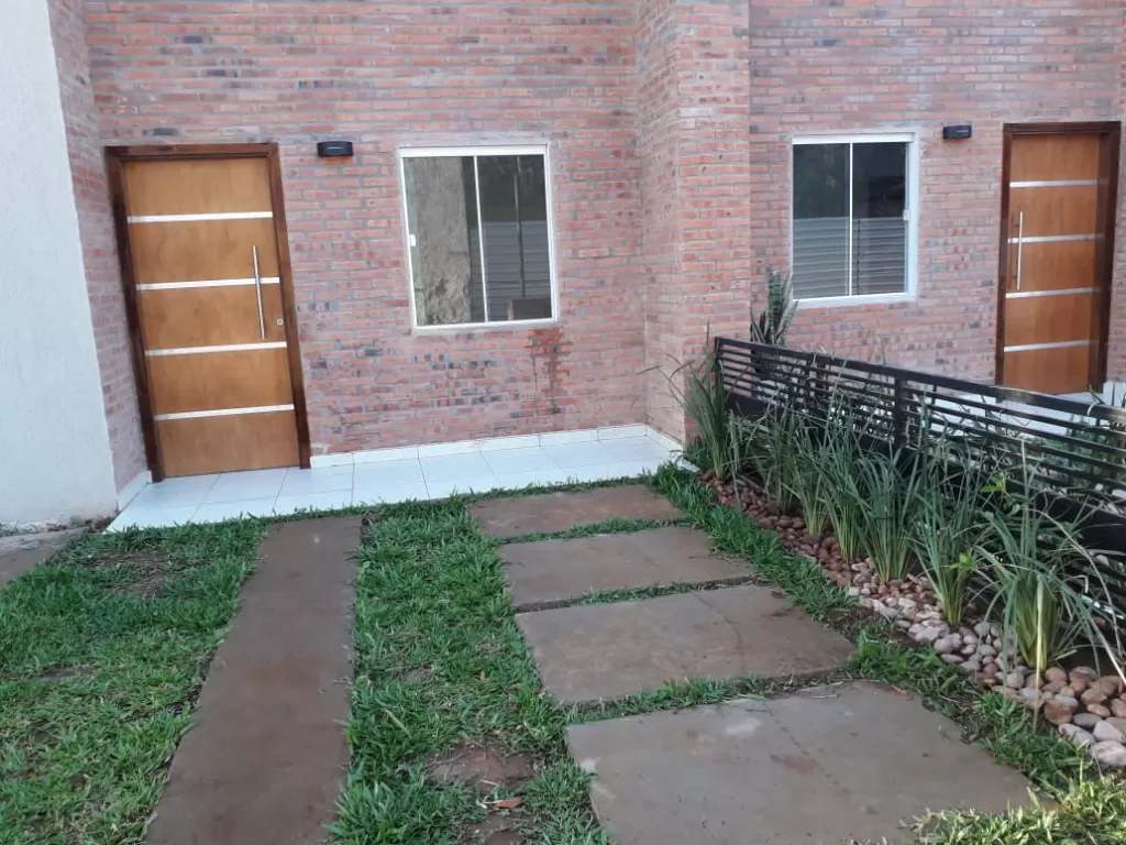 HERMOSO DUPLEX EN LUQUE EXCELENTE UBICACIÓN — foto 2