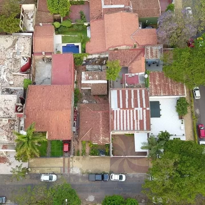 Vendo terreno con Casa toda en PB a Refaccionar — foto 3
