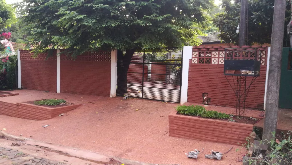CASA en B° Kaaguy Rory de Enc. A 1, cuadra y 12 de la Av. Matiauda. — foto 2
